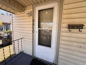 Building Photo - Updated 2 bed 1 bath