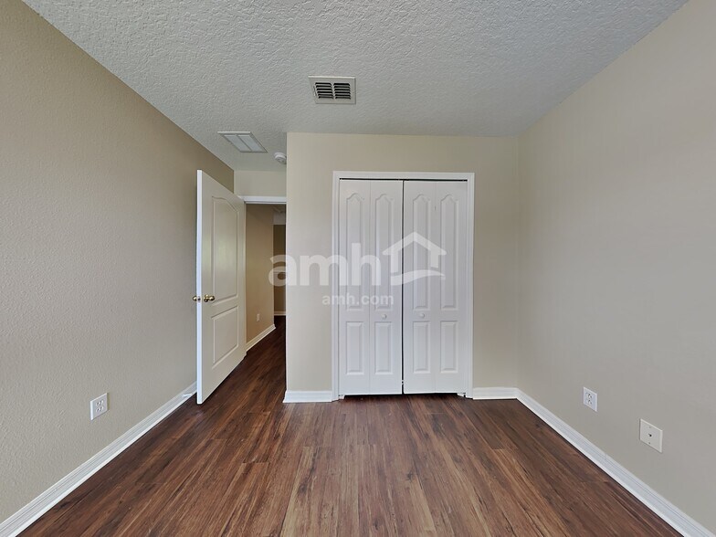 Building Photo - 1720 Portcastle Cir