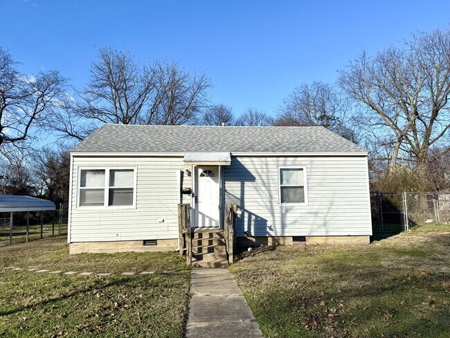 Building Photo - 709 11th Ave NW