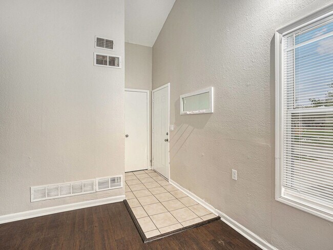 Building Photo - Bellefontaine