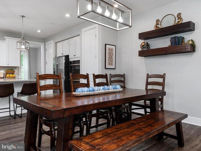Building Photo - 2552 Buckthorn Dr