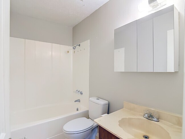 Building Photo - 5602 Ashley Oaks Dr