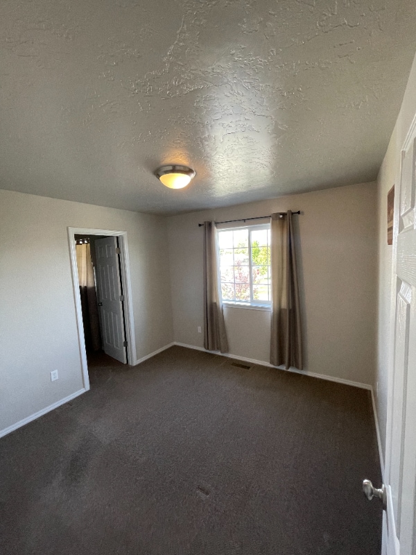 Building Photo - 4606 N Elsinore Ave