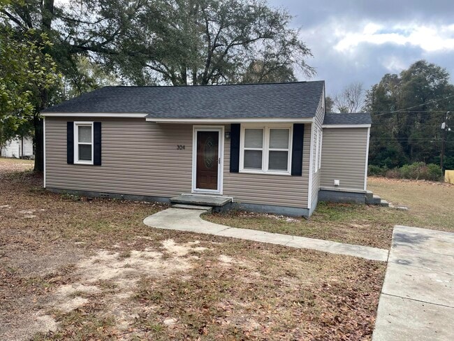 Building Photo - 304 1st St