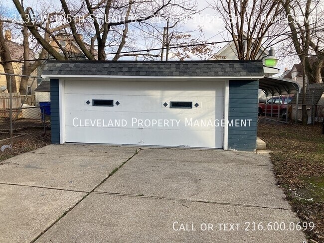 Building Photo - 2135 W 105th St