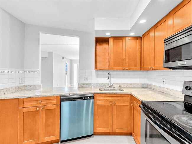 Building Photo - 1770 NE 191st St