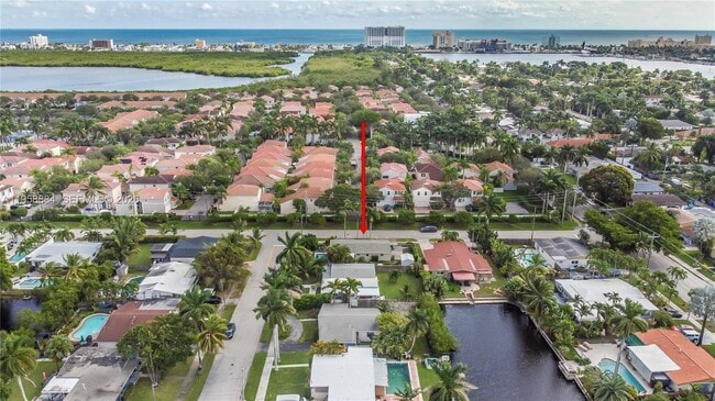 Building Photo - 930 N 11th Ct