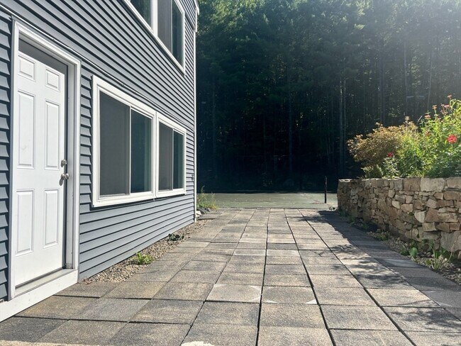 Building Photo - 0 Upton Rd