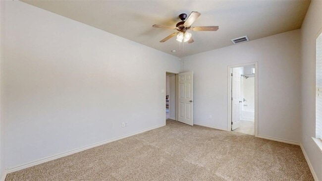Building Photo - 332 Forest Dr Loop