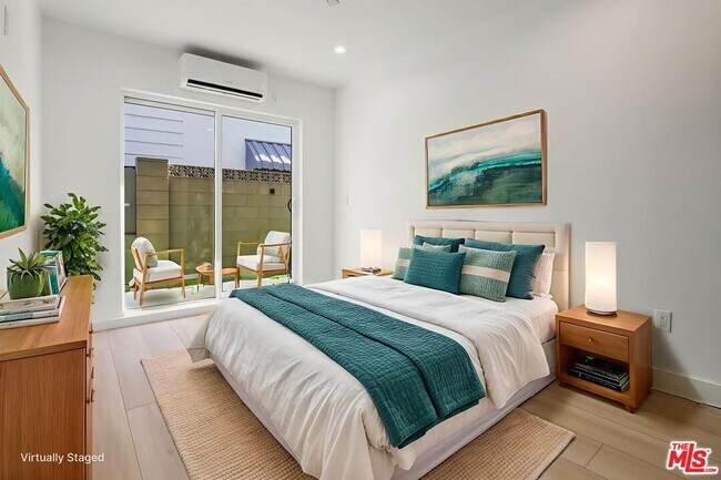 Building Photo - 11010 Hortense St