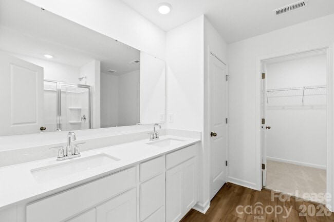 Building Photo - 544 Sand Dunes Dr