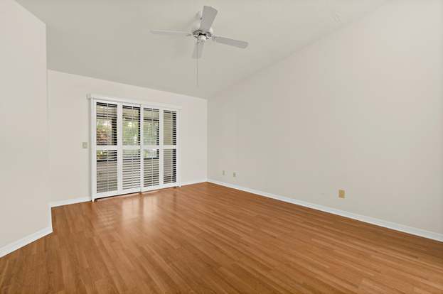 Building Photo - 604 Parkside Pl