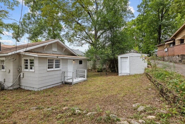Building Photo - Stunning Newly Remodeled Birmingham Home