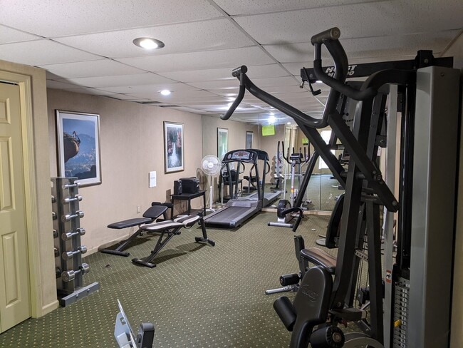 Building Photo - 734 W Kilgore Rd