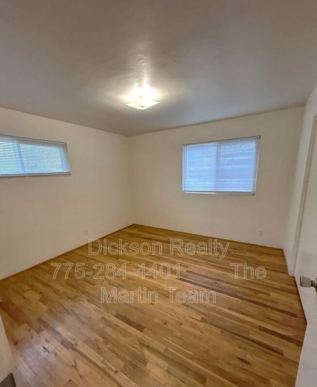 Building Photo - 240 18th St