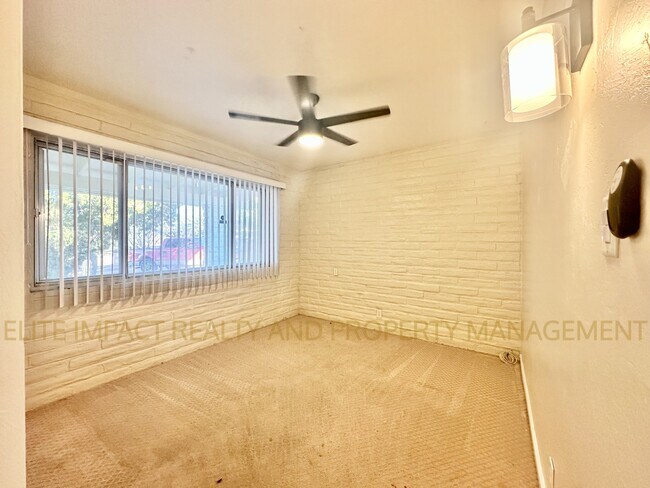 Building Photo - 8338 E Julia St