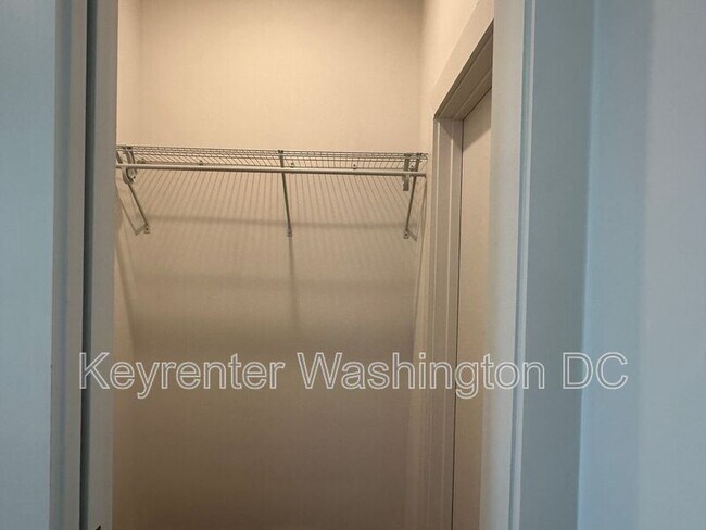 Building Photo - 1460 Belmont St NW