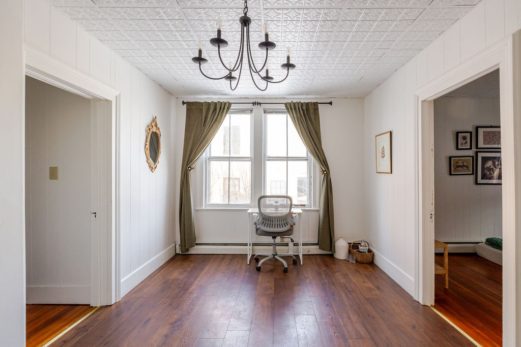 Building Photo - 552 Columbia St