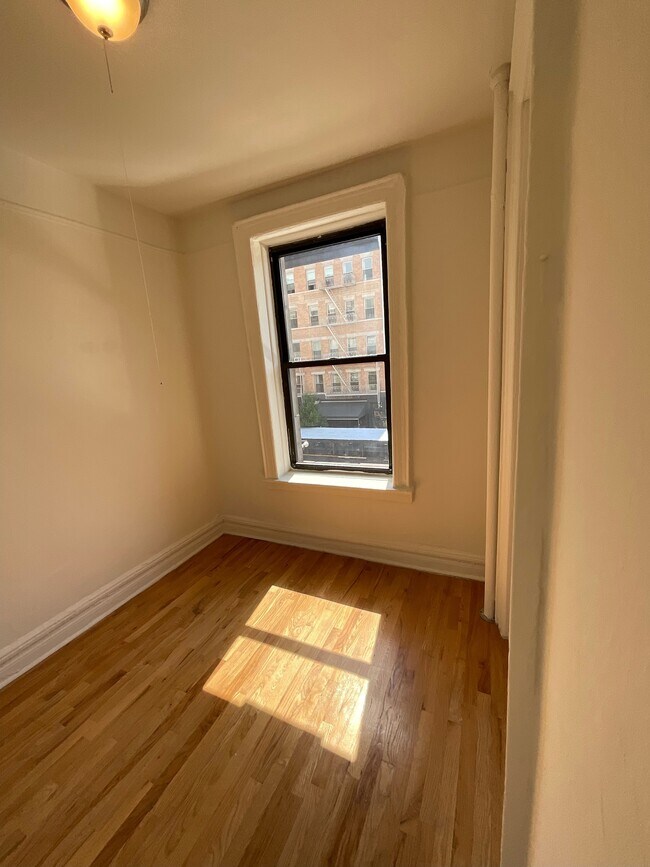 Interior Photo - 502-504 Amsterdam Avenue