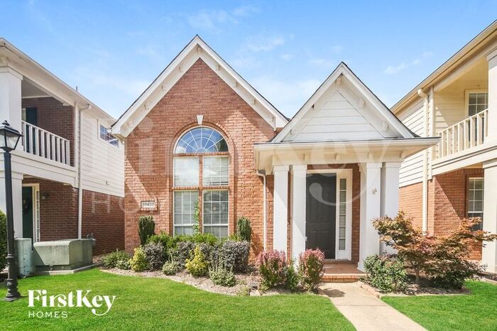 Primary Photo - 10432 Kensington Cir