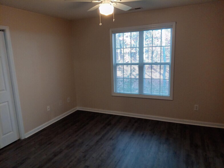 Building Photo - 2900 Trailwood Pines Ln
