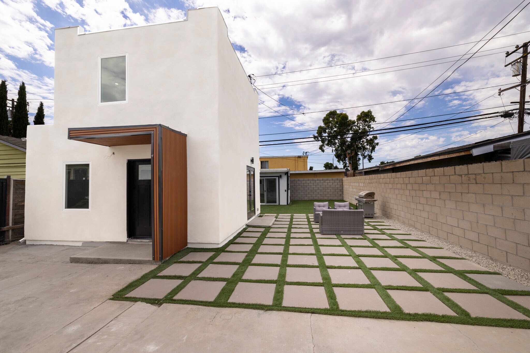 Building Photo - 5447 Lime Ave