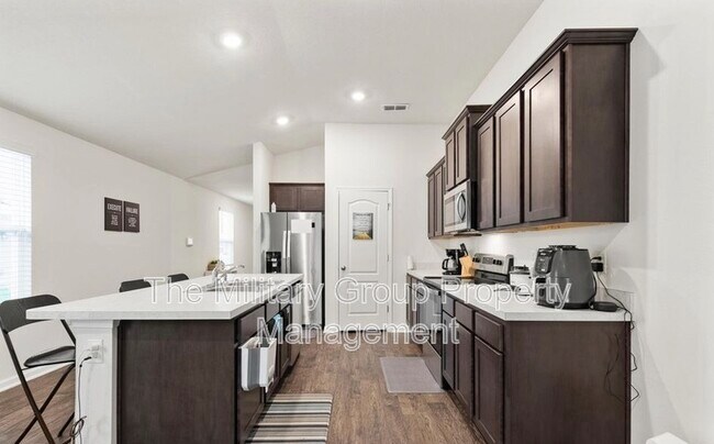 Building Photo - 15661 Strawberry Roan Ct