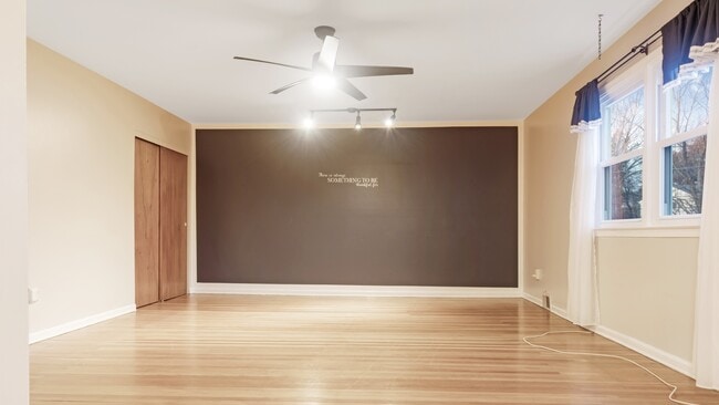 Building Photo - 3210 Kennedy Rd