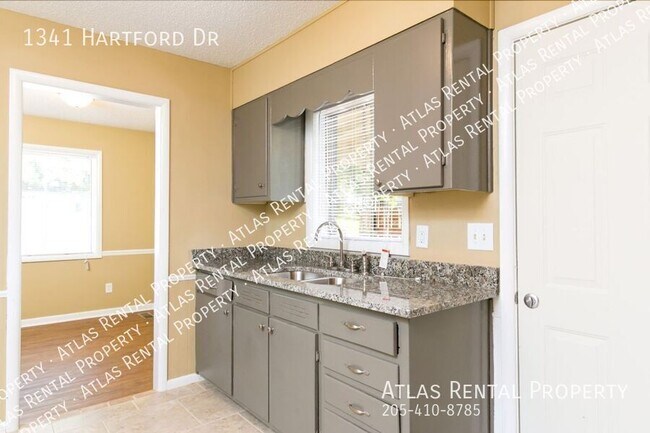 Building Photo - 1341 Hartford Dr
