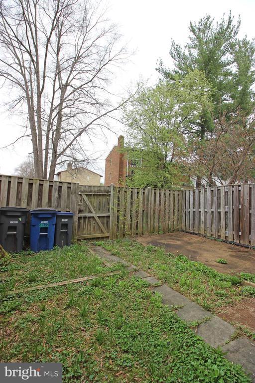 Building Photo - 8022 Northumberland Rd