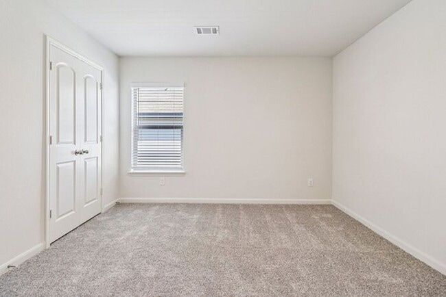 Building Photo - 712 Trinity Trl