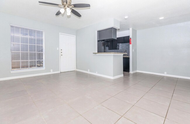 Interior Photo - Colonial Woods Apts