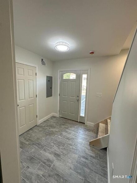 Building Photo - 1083 Whalley Ave