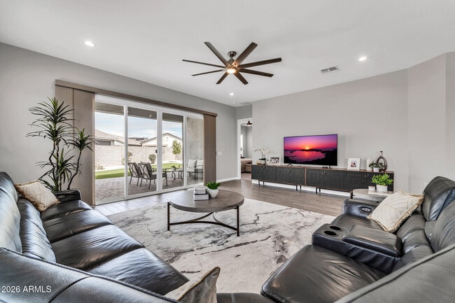 Building Photo - 10518 W Albert Ln