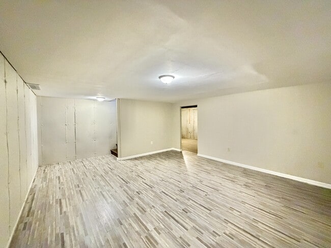 Building Photo - 604 Margate Dr