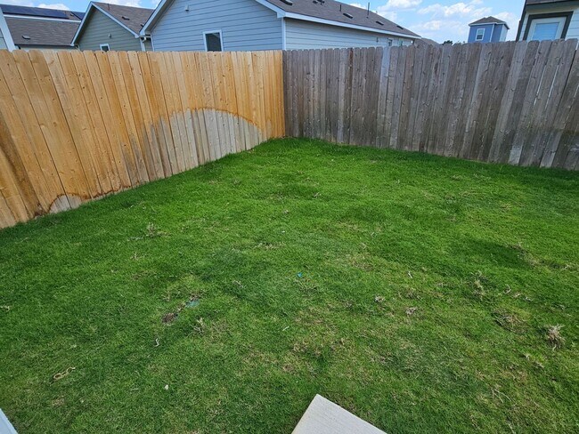 Building Photo - New 4 Bed / 2.5 Bath Home in Jarrell