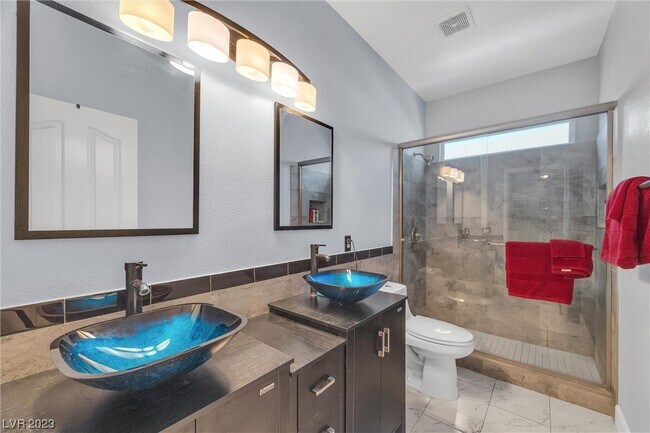 Building Photo - 3824 Sunking St