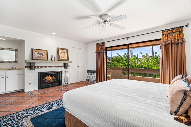 Building Photo - 215 Calle Bravo