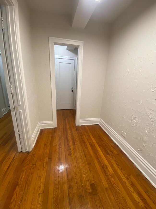 Building Photo - 5616 Pershing Ave