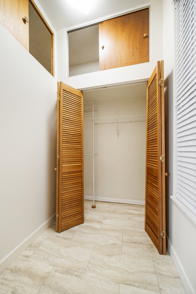 Building Photo - 1848 W Wabansia Ave