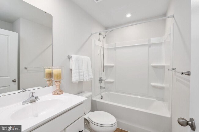 Building Photo - 7233 Statesman Blvd