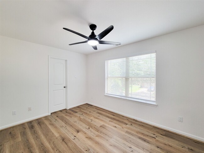 Building Photo - 2814 Bay Springs View