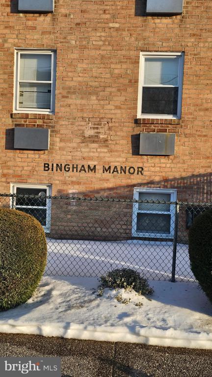 Building Photo - 6007 Bingham St