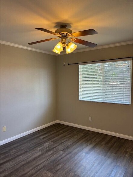 Building Photo - 40976 Burgess Ct