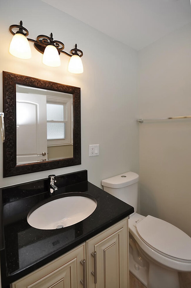 Building Photo - 117 Wilshire Dr