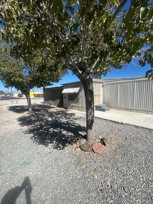 Building Photo - 3601 E Wyoming Ave