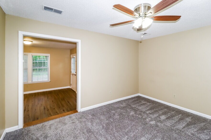 Building Photo - 5711 Redford Ave