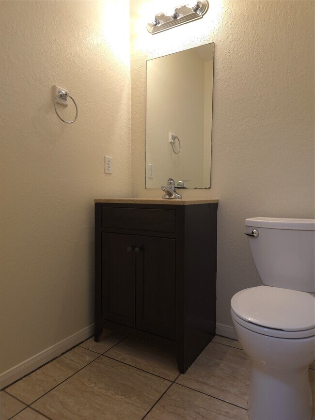 Building Photo - 11114 Opatrny Meadows Ln