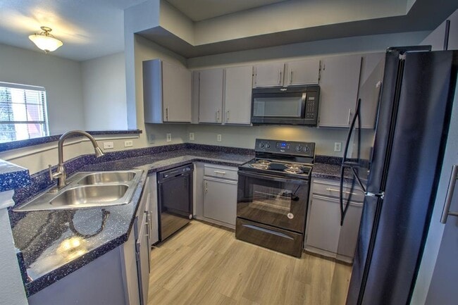 Building Photo - 2320 Gracy Farms Ln