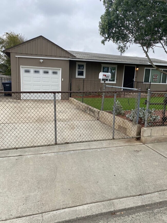 Building Photo - El Cajon 3 BR/1BA Single Family Detached H...